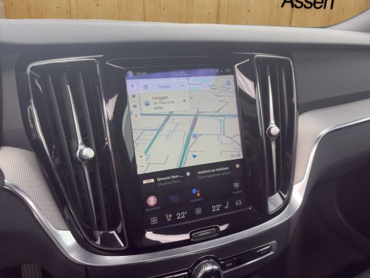 Volvo  V60 2.0 B3 Plus Dark | BLIS | Carplay | Stoelverwarming | Trekhaak | Camera | Keyless start / entry | ActivLease financial lease