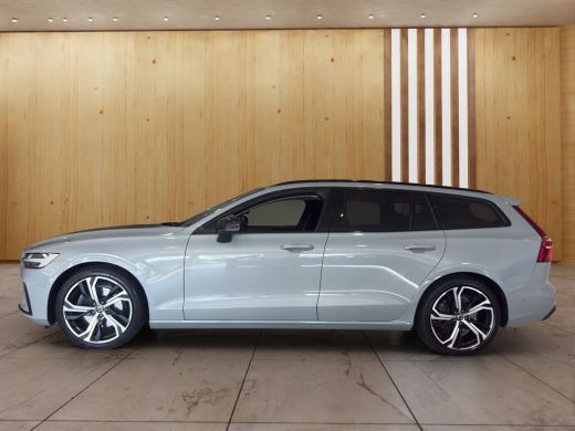 Volvo  V60 2.0 B3 Plus Dark | BLIS | Carplay | Stoelverwarming | Trekhaak | Camera | Keyless start / entry | ActivLease financial lease