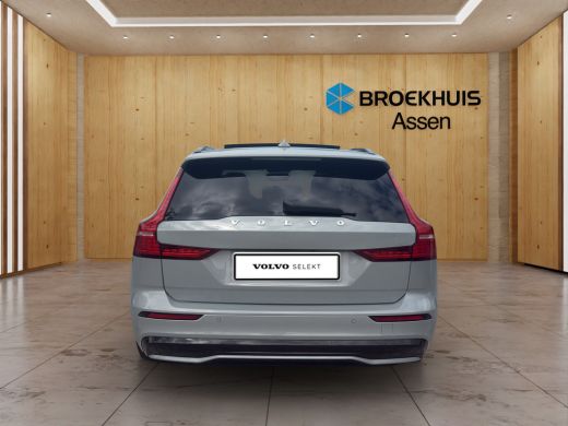 Volvo  V60 2.0 B3 Plus Dark | BLIS | Carplay | Stoelverwarming | Trekhaak | Camera | Keyless start / entry | ActivLease financial lease