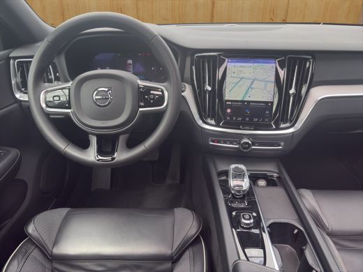 Volvo  V60 2.0 B3 Plus Dark | BLIS | Carplay | Stoelverwarming | Trekhaak | Camera | Keyless start / entry | ActivLease financial lease