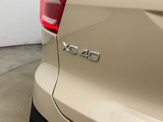 Volvo  XC40 B4 Plus Dark | 19" Allseason | Trekhaak | Harman Kardon | Elektr. verst. Stoelen | Stoel/Stuurver... ActivLease financial lease