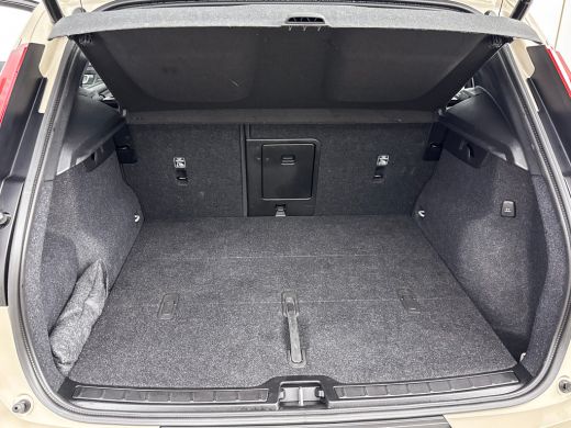 Volvo  XC40 B4 Plus Dark | 19" Allseason | Trekhaak | Harman Kardon | Elektr. verst. Stoelen | Stoel/Stuurver... ActivLease financial lease