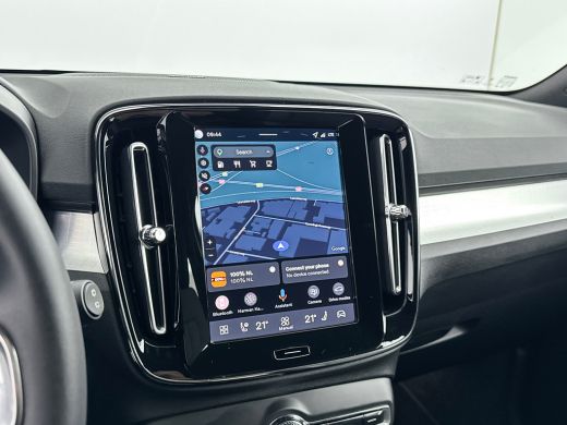 Volvo  XC40 B4 Plus Dark | 19" Allseason | Trekhaak | Harman Kardon | Elektr. verst. Stoelen | Stoel/Stuurver... ActivLease financial lease