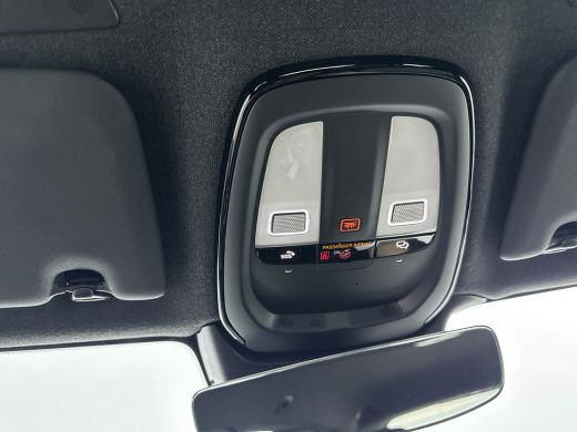 Volvo  XC40 B4 Plus Dark | 19" Allseason | Trekhaak | Harman Kardon | Elektr. verst. Stoelen | Stoel/Stuurver... ActivLease financial lease