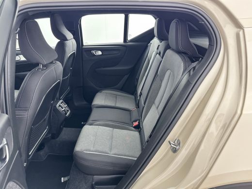 Volvo  XC40 B4 Plus Dark | 19" Allseason | Trekhaak | Harman Kardon | Elektr. verst. Stoelen | Stoel/Stuurver... ActivLease financial lease