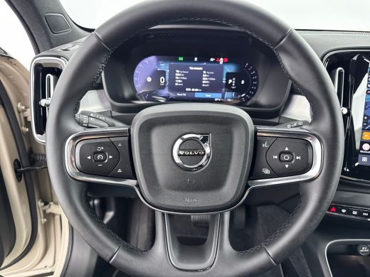 Volvo  XC40 B4 Plus Dark | 19" Allseason | Trekhaak | Harman Kardon | Elektr. verst. Stoelen | Stoel/Stuurver... ActivLease financial lease
