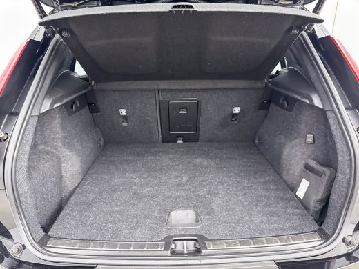 Volvo  XC40 T4 Recharge Inscription | 19" | Leder | Trekhaak | Parkeercamera | Adaptieve Cruise | BLIS | Stoe... ActivLease financial lease