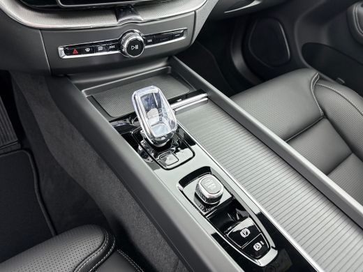 Volvo  XC60 2.0 T8 Plug-in hybrid AWD Ultra Dark Exec. Ed. | 22" | Heico Diffusor | Getint & Gelamineerd Glas... ActivLease financial lease