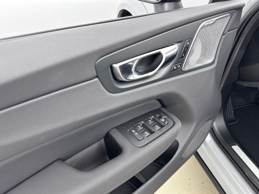 Volvo  XC60 2.0 T8 Plug-in hybrid AWD Ultra Dark Exec. Ed. | 22" | Heico Diffusor | Getint & Gelamineerd Glas... ActivLease financial lease