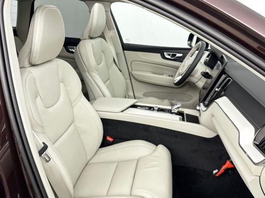Volvo  XC60 T8 Plug-in hybrid AWD Ultra Dark Exec. Ed. | 22" | Luchtvering | Getint&Gelaagd Glas | Geventilee... ActivLease financial lease