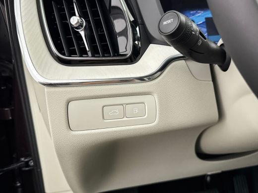 Volvo  XC60 T8 Plug-in hybrid AWD Ultra Dark Exec. Ed. | 22" | Luchtvering | Getint&Gelaagd Glas | Geventilee... ActivLease financial lease