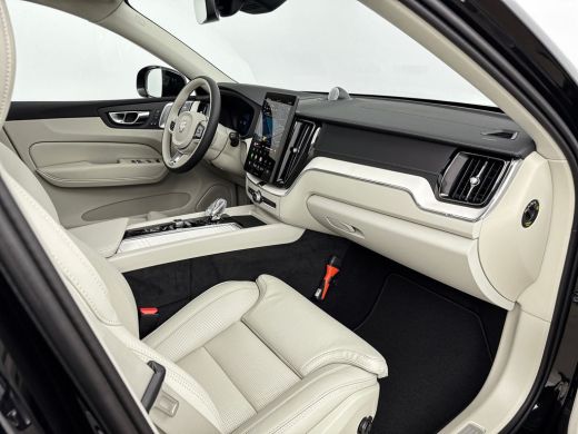 Volvo  XC60 2.0 T8 Plug-in hybrid AWD Ultra Dark Exec. Ed. | 22" | Luchtvering | Getint&Gelaagd Glas | Gevent... ActivLease financial lease