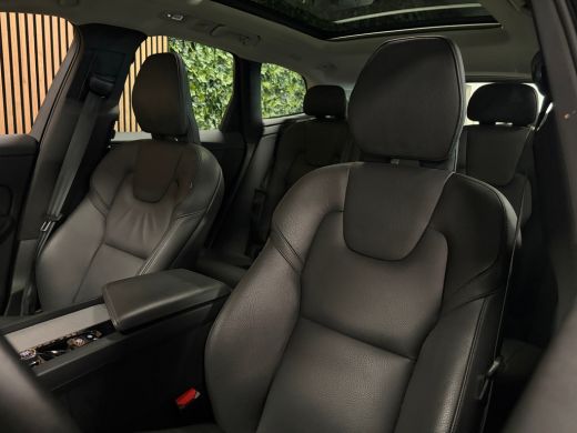 Volvo  XC60 T6 AWD Recharge Plus Dark | Trekhaak | 360&deg; Camera | All Season banden | Adaptieve Cruise Control... ActivLease financial lease