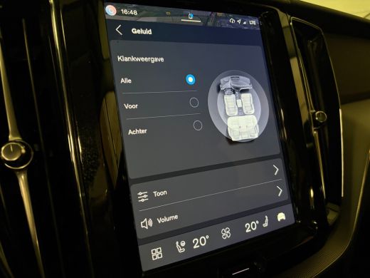 Volvo  XC60 T6 AWD Recharge Plus Dark | Trekhaak | 360&deg; Camera | All Season banden | Adaptieve Cruise Control... ActivLease financial lease