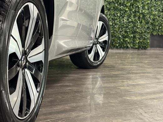 Volvo  XC60 T6 AWD Recharge Plus Dark | Trekhaak | 360&deg; Camera | All Season banden | Adaptieve Cruise Control... ActivLease financial lease