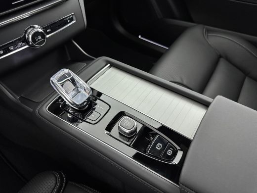 Volvo  XC90 T8 Ultra Black Edition | 22" | Heico Diffusor | Gelaagd & Getint Glas | Geintegreerd kinderzitje ... ActivLease financial lease