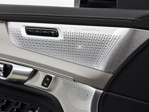 Volvo  XC90 T8 Ultra Black Edition | 22" | Heico Diffusor | Gelaagd & Getint Glas | Geintegreerd kinderzitje ... ActivLease financial lease