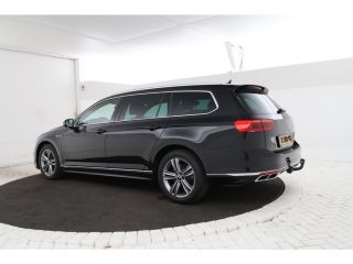 Volkswagen Passat Variant 2.0 TSI R-Line Business + Trekhaak, Automaat, Panorama, Adaptieve cruise
