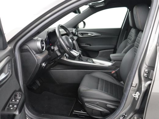 Alfa Romeo Tonale 1.3T PHEV TI | 280PK | SOH 99% | Trekhaak | Stoelverwarming | Adaptive cruise | Camera | Carplay ... ActivLease financial lease