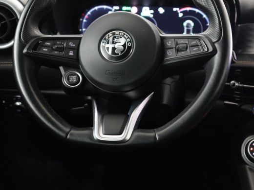 Alfa Romeo Tonale 1.3T PHEV TI | 280PK | SOH 99% | Trekhaak | Stoelverwarming | Adaptive cruise | Camera | Carplay ... ActivLease financial lease