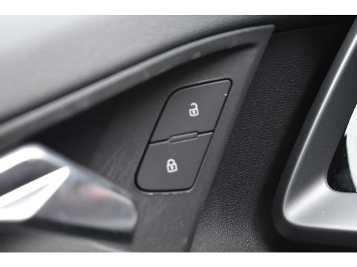 Audi A3 Sportback 40 TFSI e Advanced 204PK | VERLENGDE GARANTIE | CAMERA | STOELVERW. | ELEKT. STOEL | AD... ActivLease financial lease