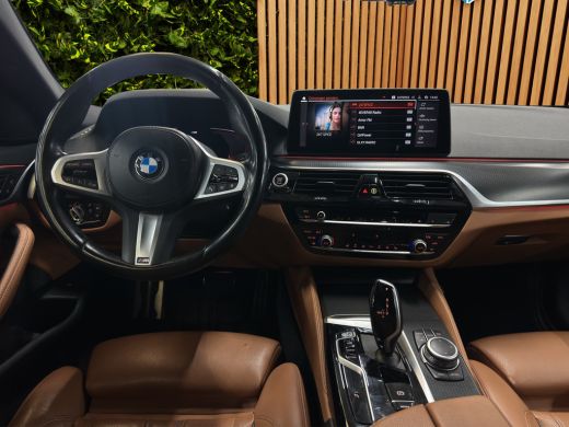 BMW 5 Serie 530i Business Edition Plus | M-Pakket | Laser-LED | Camera | CarPlay | Sfeerverlichting | Memory ActivLease financial lease