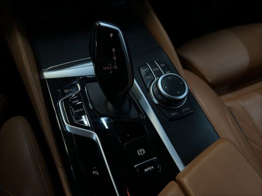 BMW 5 Serie 530i Business Edition Plus | M-Pakket | Laser-LED | Camera | CarPlay | Sfeerverlichting | Memory ActivLease financial lease