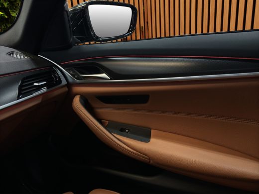 BMW 5 Serie 530i Business Edition Plus | M-Pakket | Laser-LED | Camera | CarPlay | Sfeerverlichting | Memory ActivLease financial lease