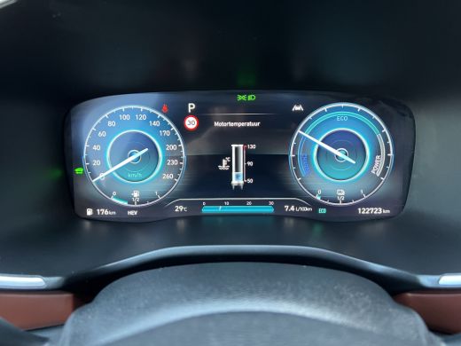 Hyundai Santa Fe 1.6 T-GDI PHEV 265pk Premium Sky | Panoramadak | HUD | Carplay | Leder | Stoelverwarming/koeling ... ActivLease financial lease