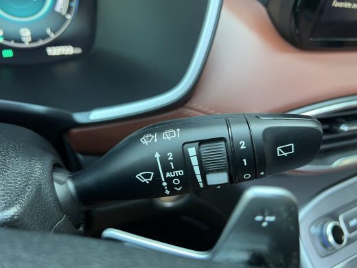 Hyundai Santa Fe 1.6 T-GDI PHEV 265pk Premium Sky | Panoramadak | HUD | Carplay | Leder | Stoelverwarming/koeling ... ActivLease financial lease
