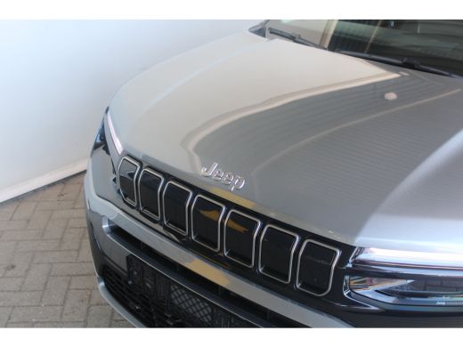 Jeep Avenger Summit 54 kWh | Navigatie | Camera | Stoelverwarming | Full LED | ACC | Sfeerverlichting | ActivLease financial lease