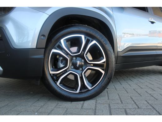 Jeep Avenger Summit 54 kWh | Navigatie | Camera | Stoelverwarming | Full LED | ACC | Sfeerverlichting | ActivLease financial lease