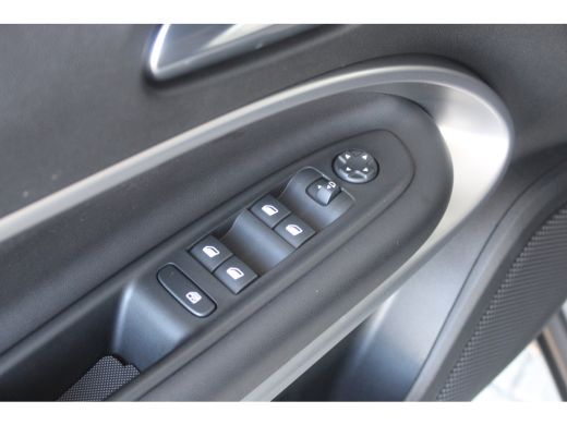 Jeep Avenger Summit 54 kWh | Navigatie | Camera | Stoelverwarming | Full LED | ACC | Sfeerverlichting | ActivLease financial lease