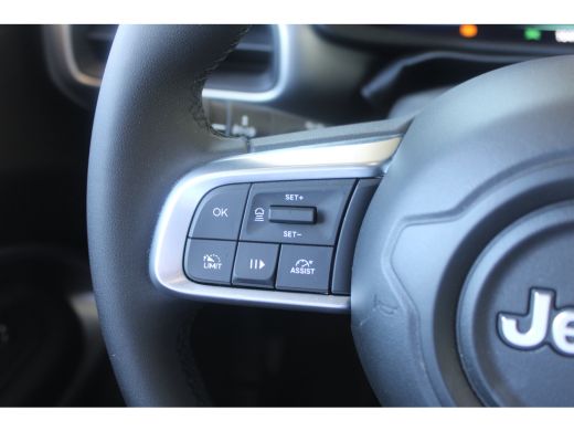 Jeep Avenger Summit 54 kWh | Navigatie | Camera | Stoelverwarming | Full LED | ACC | Sfeerverlichting | ActivLease financial lease