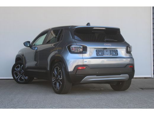 Jeep Avenger Summit 54 kWh | Navigatie | Camera | Stoelverwarming | Full LED | ACC | Sfeerverlichting | ActivLease financial lease