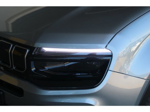 Jeep Avenger Summit 54 kWh | Navigatie | Camera | Stoelverwarming | Full LED | ACC | Sfeerverlichting | ActivLease financial lease
