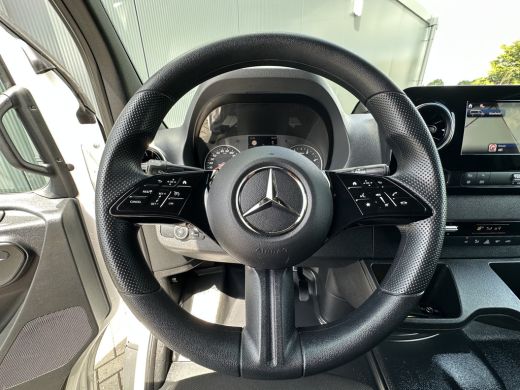 Mercedes-Benz Sprinter 317 CDI 9G-TRONIC RWD FACELIFT / L2H2 / CAMERA / LED / CRUISE / AIRCO / BLIND SPOT / GEVEERDE STOEL ActivLease financial lease