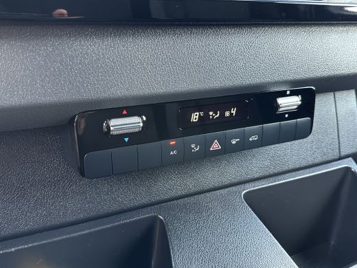 Mercedes-Benz Sprinter 317 CDI 9G-TRONIC RWD FACELIFT / L2H2 / CAMERA / LED / CRUISE / AIRCO / BLIND SPOT / GEVEERDE STOEL ActivLease financial lease