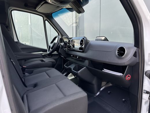 Mercedes-Benz Sprinter 317 CDI 9G-TRONIC RWD FACELIFT / L2H2 / CAMERA / LED / CRUISE / AIRCO / BLIND SPOT / GEVEERDE STOEL ActivLease financial lease