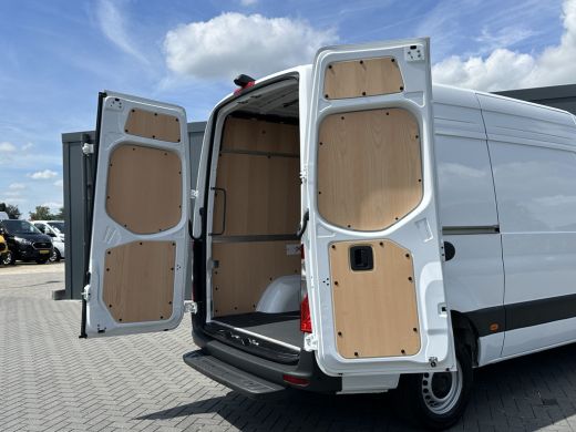 Mercedes-Benz Sprinter 317 CDI 9G-TRONIC RWD FACELIFT / L2H2 / CAMERA / LED / CRUISE / AIRCO / BLIND SPOT / GEVEERDE STOEL ActivLease financial lease