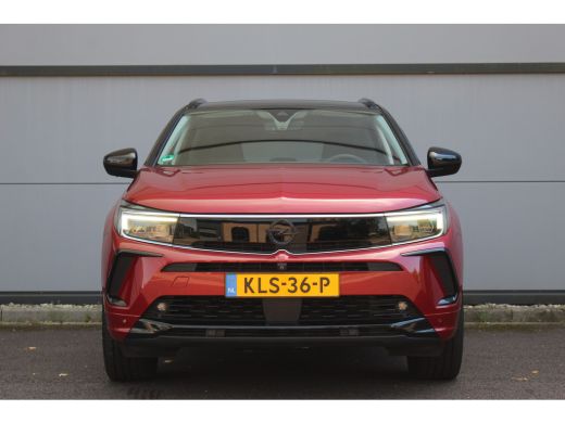 Opel Grandland 1.6 Turbo Plug-In Hybrid 4x4 GSe | Leder/Alcan. | Adap. Cruise | Stoel en Stuur Verw. | LED | 19'... ActivLease financial lease