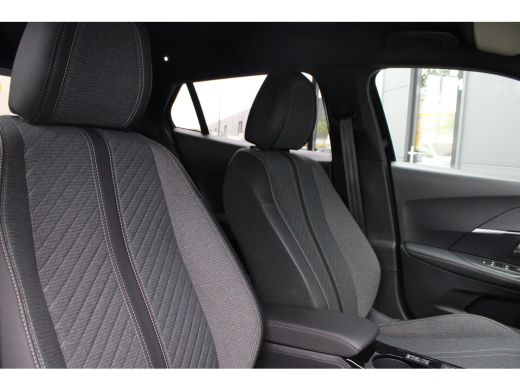 Peugeot e-2008 EV Allure Avantage 54 kWh | SOH 97% | Fase 3 laden | NL auto | Navigatie | Camera voor + achter |... ActivLease financial lease