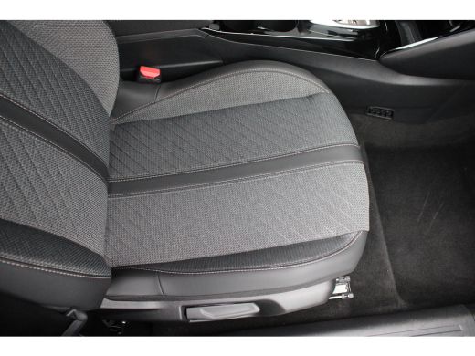 Peugeot e-2008 EV Allure Avantage 54 kWh | SOH 97% | Fase 3 laden | NL auto | Navigatie | Camera voor + achter |... ActivLease financial lease