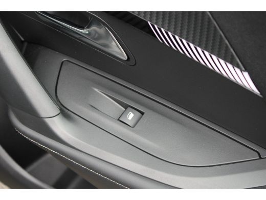 Peugeot e-2008 EV Allure Avantage 54 kWh | SOH 97% | Fase 3 laden | NL auto | Navigatie | Camera voor + achter |... ActivLease financial lease