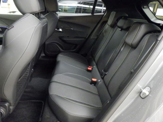 Peugeot e-2008 EV GT Avantage 54 kWh | Navigatie | Camera voor + achter | Fase 3 laden | NL auto | 12.500km | Ap... ActivLease financial lease