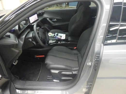 Peugeot e-2008 EV GT Avantage 54 kWh | SOH 98% | 12.500km | NL auto | Fase 3 laden | Navigatie | Camera voor + a... ActivLease financial lease