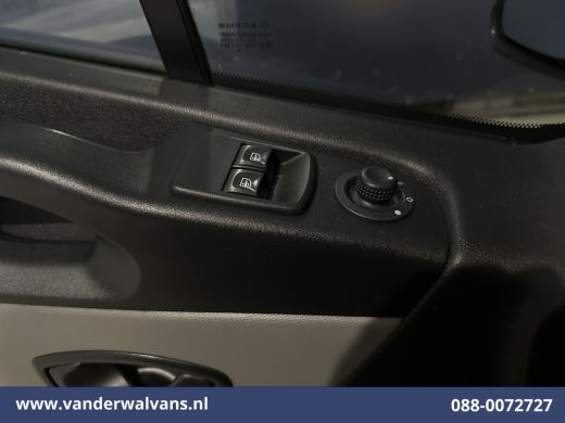 Renault Trafic 1.6 dCi L1H1 Euro6 Airco | Imperiaal | Trekhaak | Parkeersensoren | Cruisecontrol Bijrijdersbank ActivLease financial lease