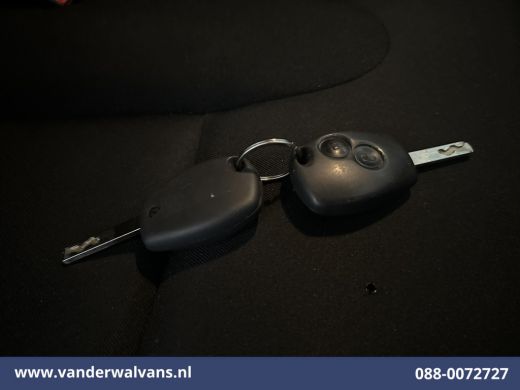 Renault Trafic 1.6 dCi L1H1 Euro6 Airco | Imperiaal | Trekhaak | Parkeersensoren | Cruisecontrol Bijrijdersbank ActivLease financial lease