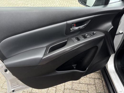 Suzuki S-Cross 1.5 Hybrid Style | Rijklaarprijs | Apple Carplay & Android Auto | Panoramadak met schuifkantelfun... ActivLease financial lease