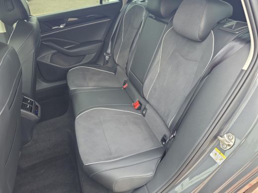 Volkswagen Passat Variant 1.5 eHybrid Business | PHEV | Trekhaak | HUD | A.Camera | ACC | ActivLease financial lease